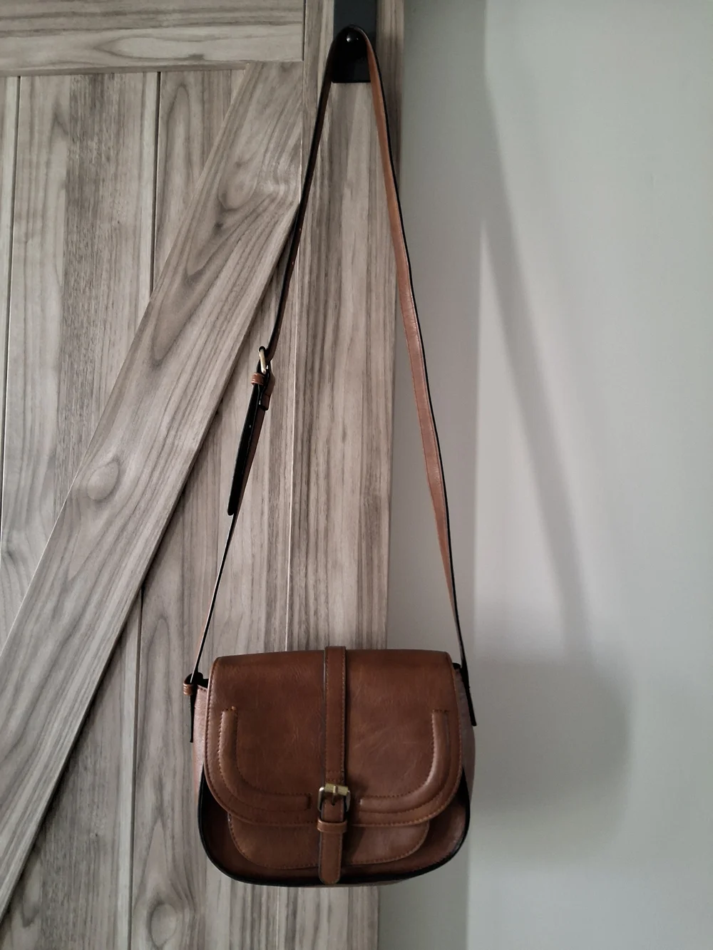 OFKOMST Classic Brown Crossbody Bag - Timeless Everyday Style